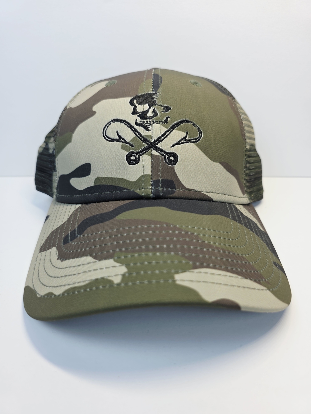 Salt Life Camouflage Hat with Skull & Hooks Embroidery - Olive Camo